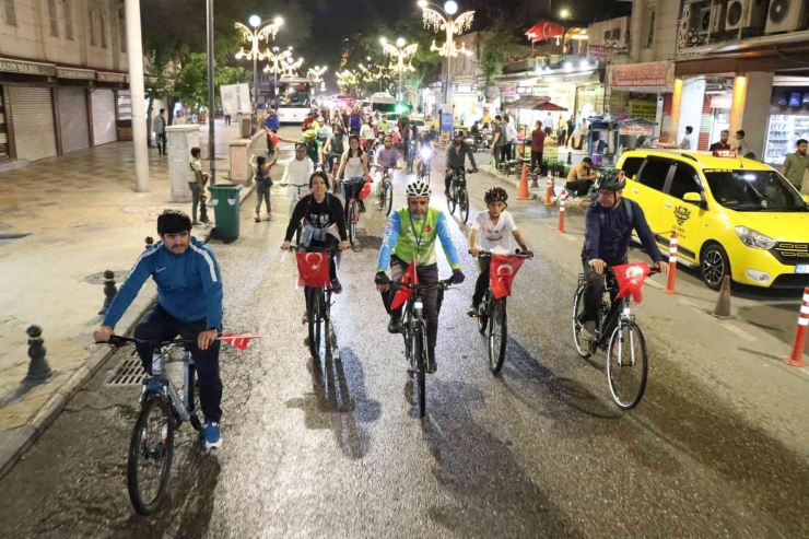 Şanlıurfa’da Gençlik Bayramı İçin Pedal Çevirdiler