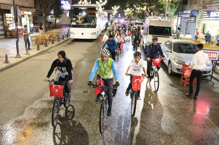 Şanlıurfa’da Gençlik Bayramı İçin Pedal Çevirdiler