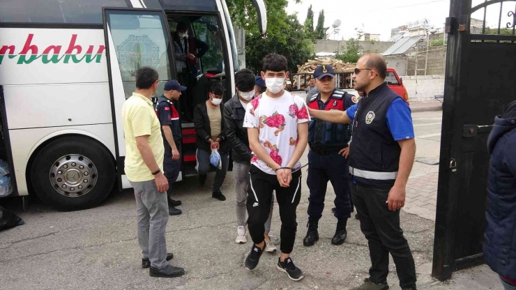 Adıyaman’da 76 Kaçak Göçmen Gözaltına Alındı