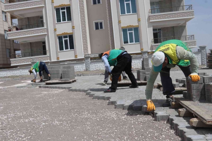 Batıkent’te Yeni Yollar Kilitli Parkeyle Döşeniyor