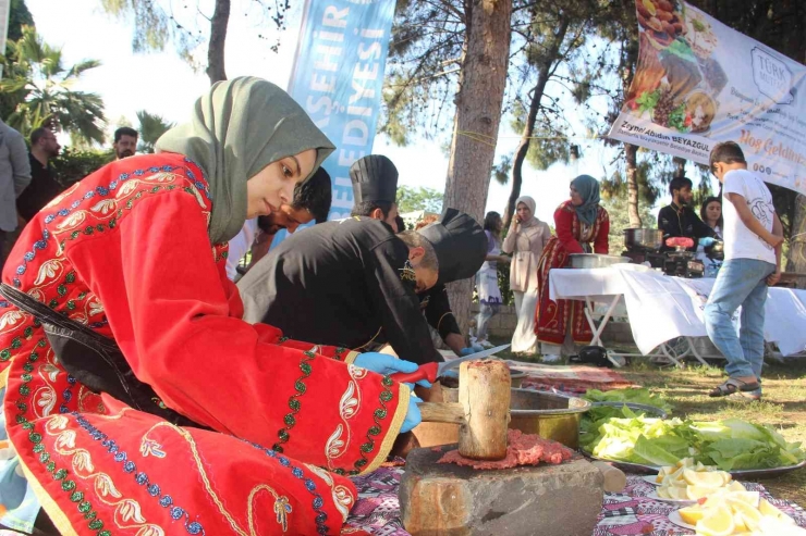 Şanlıurfa’nın Yöresel Lezzetleri Davul Zurna Eşliğinde Tanıtıldı