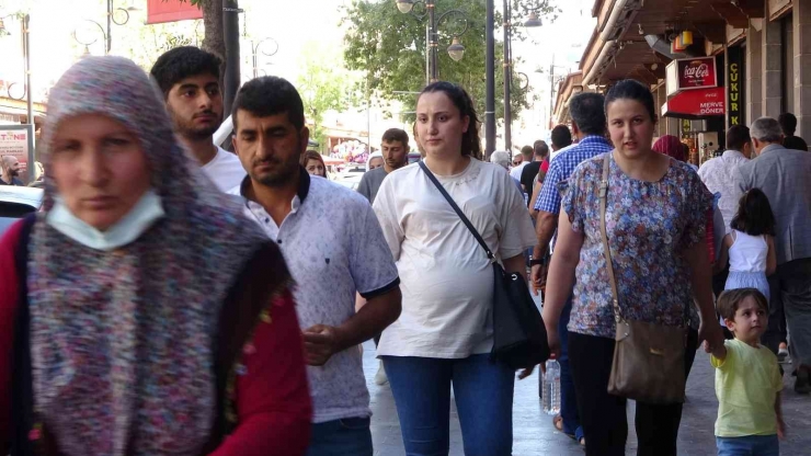 Diyarbakır İl Sağlık Müdürü Dr. Tekin: “geldiğimiz Süreçte 262 Bin Pozitif Vakamız Vardı. Şu Anda 10’nun Altındayız”