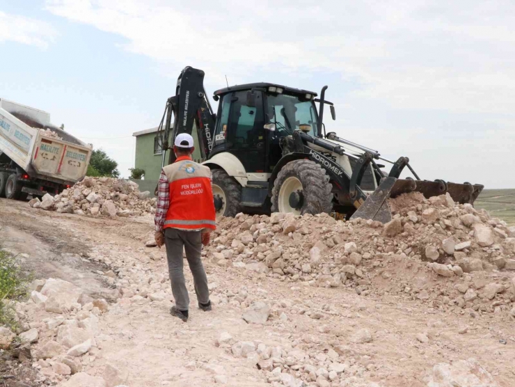 Haliliye’de Üç Mahallenin Daha Yol Ağı Genişletiliyor