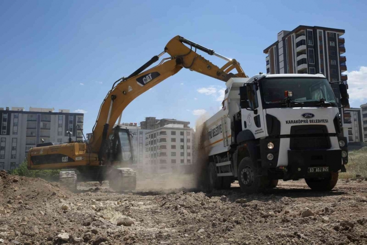 Karaköprü’de Üstyapı Ve Yol Çalışmaları Sürüyor