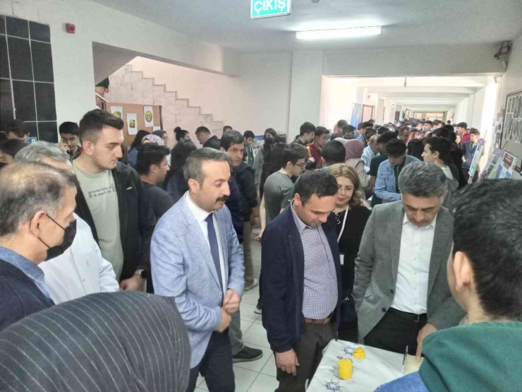 Battalgazi’de Tübitak 4006 Bilim Fuarı Açıldı