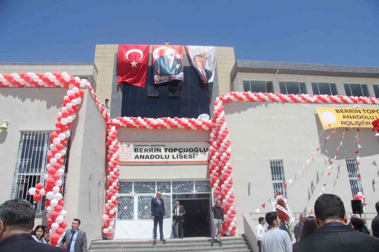 Berrin Topçuoğlu Anadolu Lisesi Düzenlenen Törenle Eğitime Açıldı