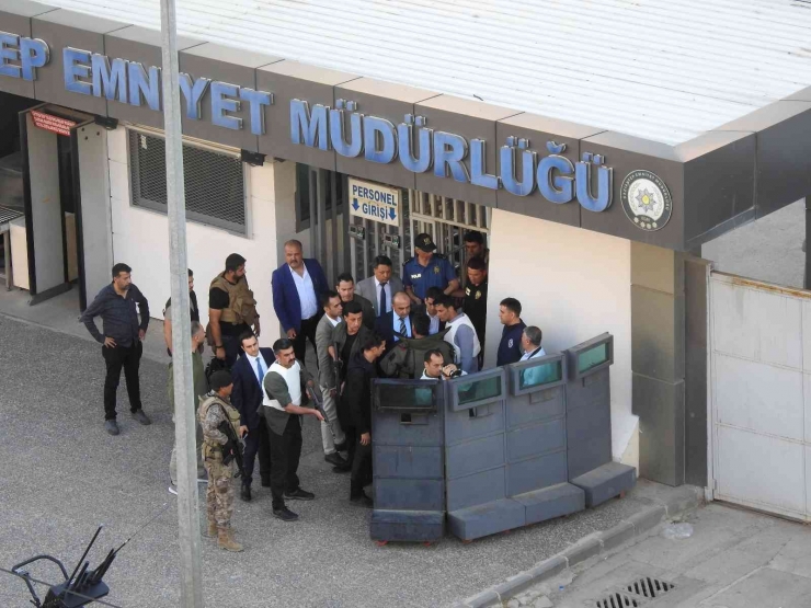 Emniyetin Önündeki Canlı Bomba Paniği Güvenlik Kamerasında: Saldırganın Gelişi Böyle Görüntülendi