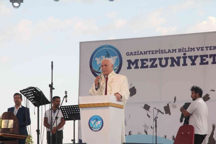 İslam Bilim Ve Teknoloji Üniversitesi İlk Mezunlarını Verdi