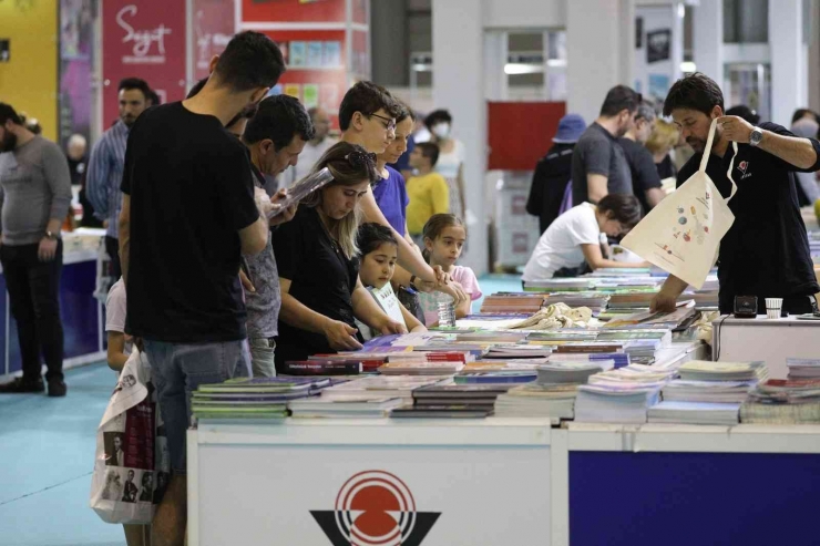 Gaziantep Kitap Fuarı’nda 3 Milyon Kitap Görücüye Çıktı