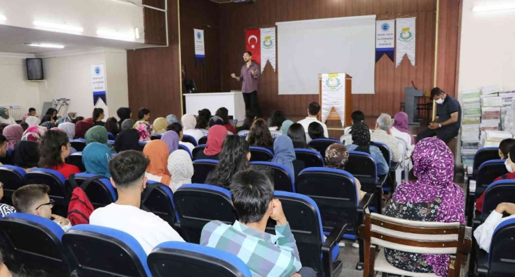 Haliliye’de Öğrencilere Destek Semineri