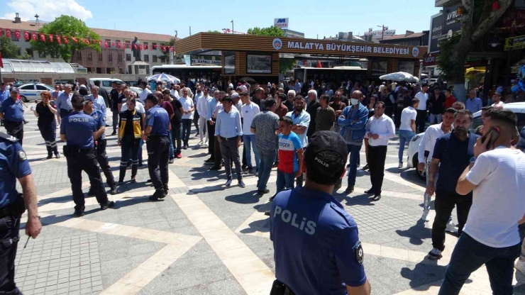 Yattığı Bankta Ölü Bulundu