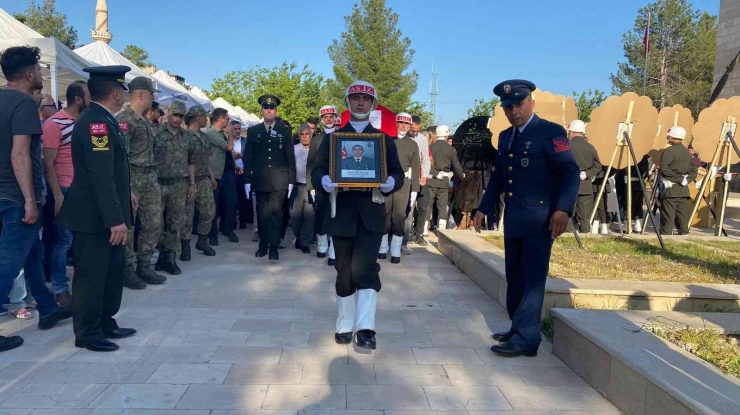 Şehit Uzman Çavuş Serttaş Diyarbakır’da Gözyaşları Arasında Son Yolculuğuna Uğurlandı