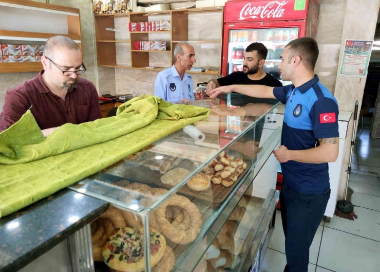 Şanlıurfa’da Denetimde El Konulan Düşük Gramajlı Ekmekler Ücretsiz Dağıtıldı