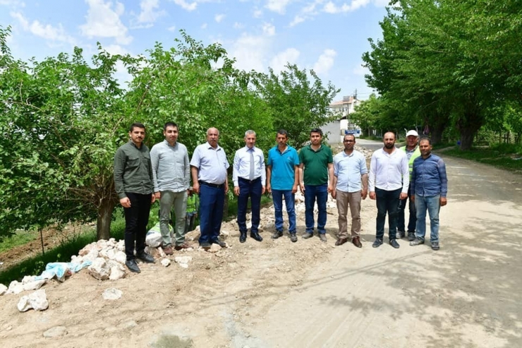 Yeşilyurt’ta Çevre Düzenlemeleri Devam Ediyor