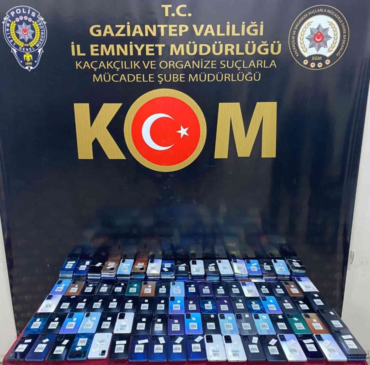 Gaziantep’te 186 Adet Kaçak Cep Telefonu Ele Geçirildi