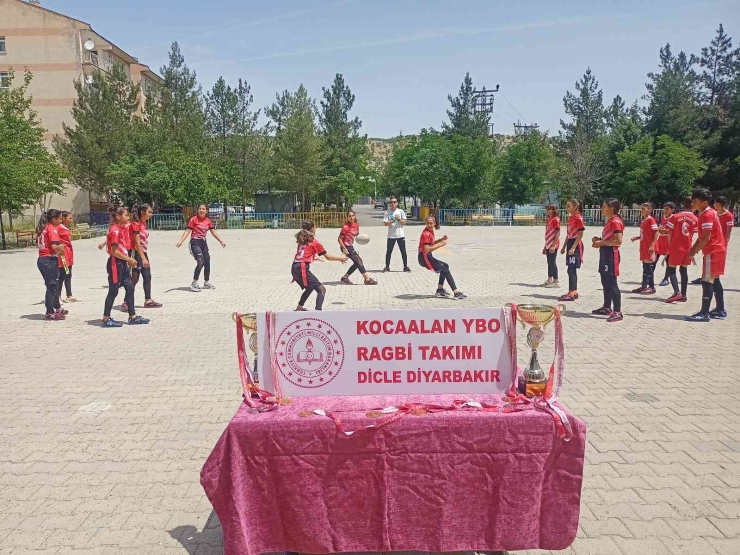 Dicleli Gençlerden Tag Ragbi’de Büyük Başarı