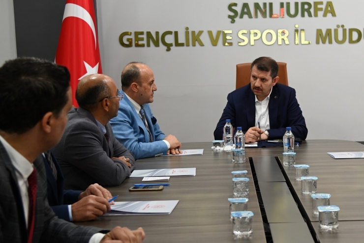 Vali Salih Ayhan’dan Gençlik Ve Spor İl Müdürlüğü’ne Ziyaret