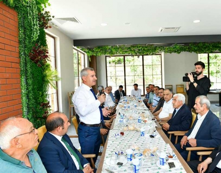 Başkan Çınar, Gündüzbey Sosyal Tesislerinde Mahalle Sakinlerini Ağırladı