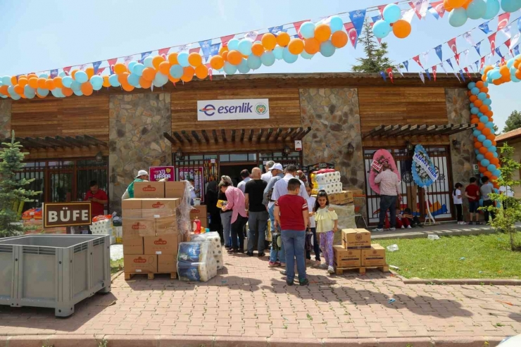 Esenlik Marketlere 3 Yeni Şube Daha Katıldı