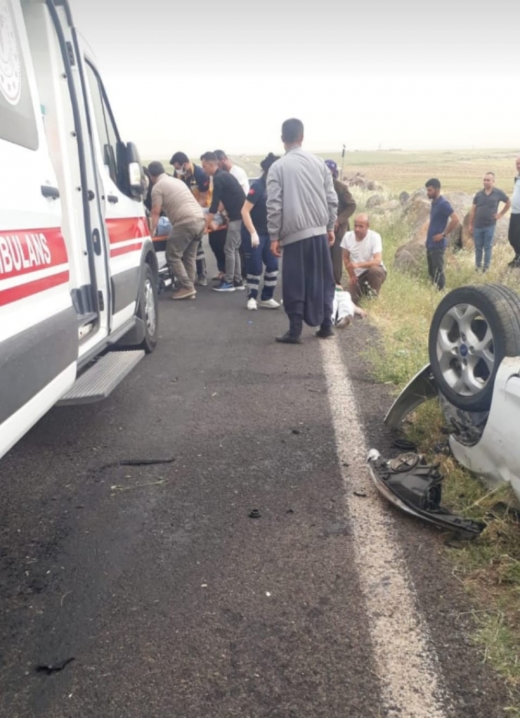 Siverek’te Öğretmenler Yine Kaza Yaptı: 2 Yaralı