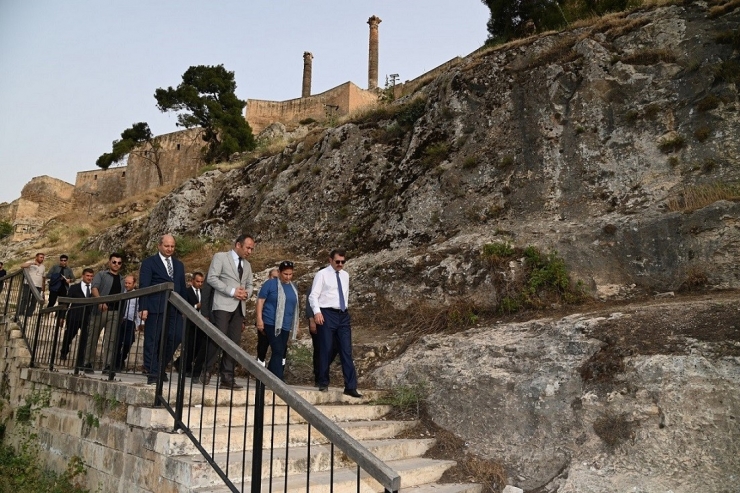 Vali Ayhan, Turizm Bölgelerini İnceledi