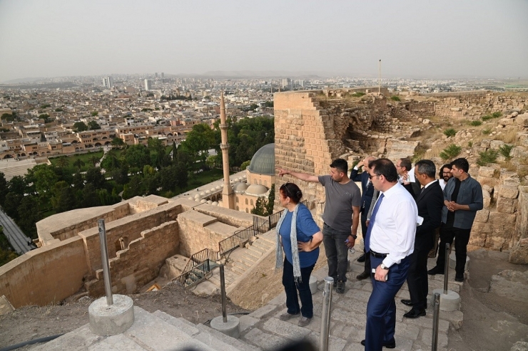 Vali Ayhan, Turizm Bölgelerini İnceledi