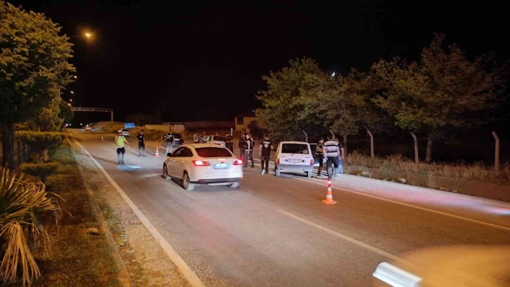 Uyuşturucu Suçundan Aranan 8 Kişi Yakalandı