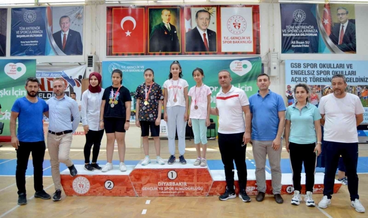 Diyarbakır’da Masa Tenisi Müsabakaları Tamamlandı