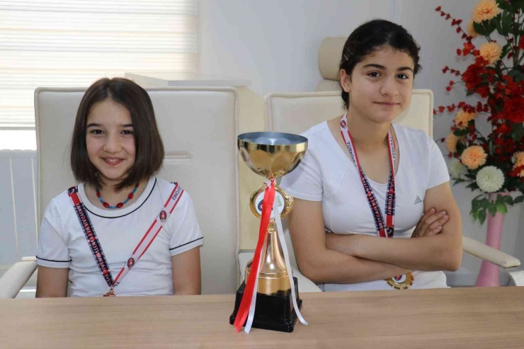 Bandminton’da Malatya’yı Derece İle Temsil Ettiler