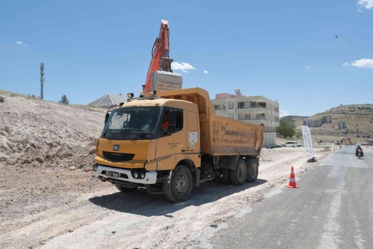 Millet Bahçesine Modern Yol