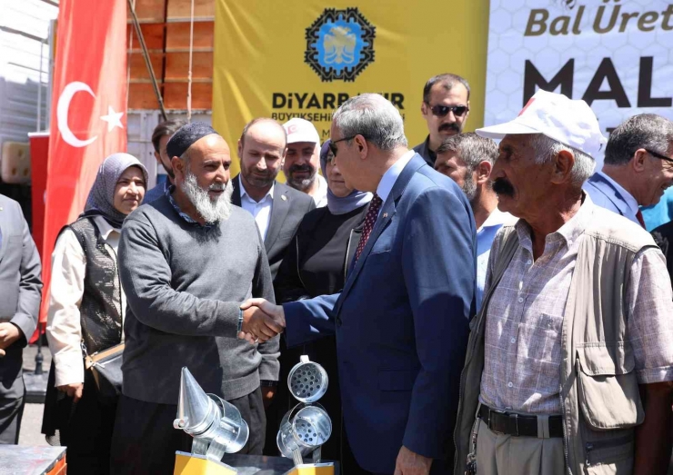 Diyarbakır’da Bal Üreticilerine Malzeme Desteği