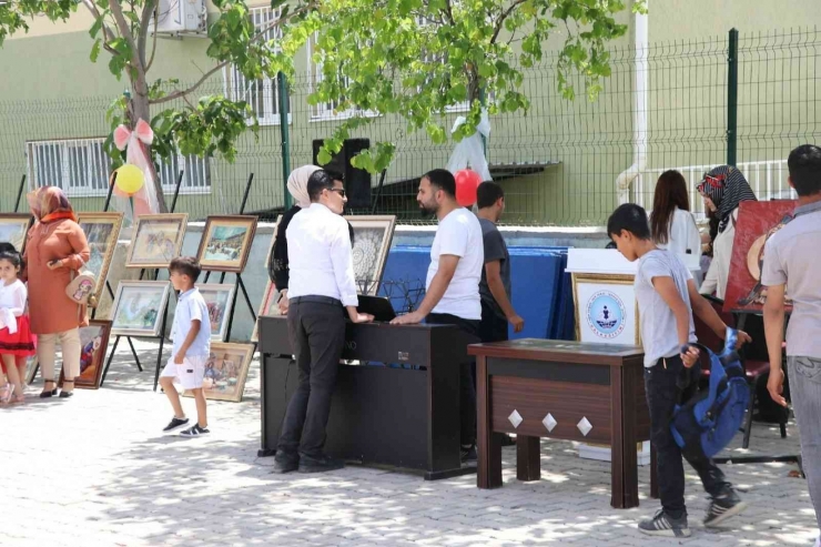 Kadınların El Emeği Ürünleri Sergilendi