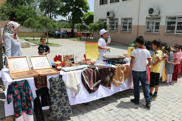 Kadınların El Emeği Ürünleri Sergilendi