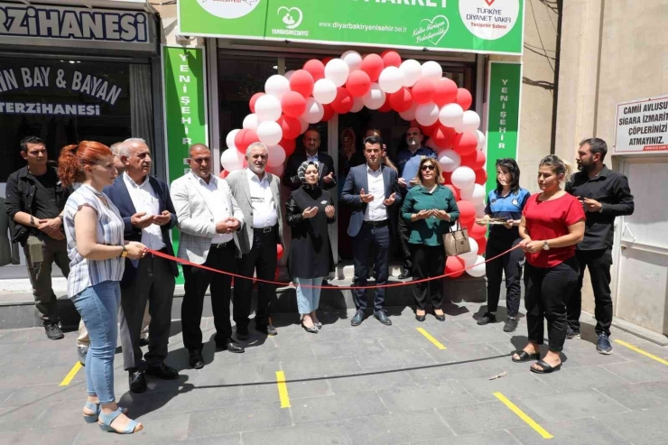 Yenişehir Belediyesi Sosyal Market Açtı