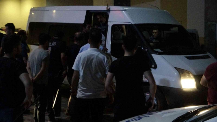 Kayısı Kavgası Hastaneyi Karıştırdı: 2’si Polis 6 Yaralı, 13 Gözaltı