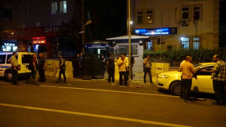 Polis Merkezi Önünde Silahlı Saldırı: 2 Yaralı