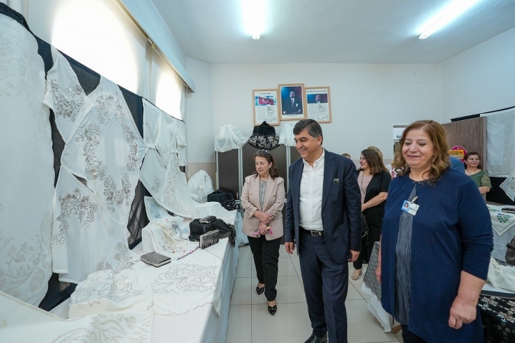 Şehitkamil’de Kadınların El Emekleri Görücüye Çıktı