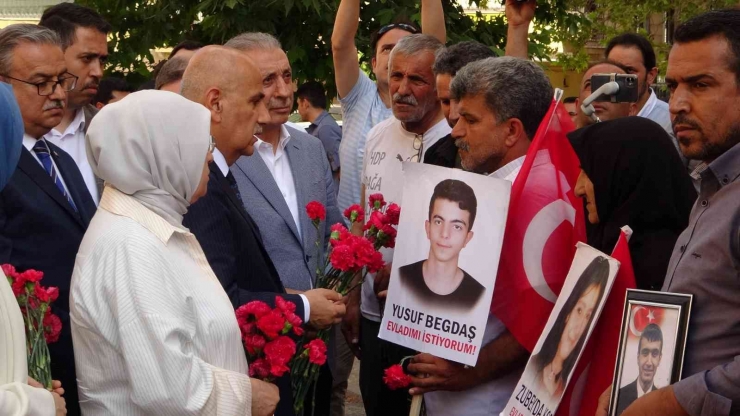 Tarım Ve Orman Bakanı Vahit Kirişci Diyarbakır Annelerini Yalnız Bırakmadı