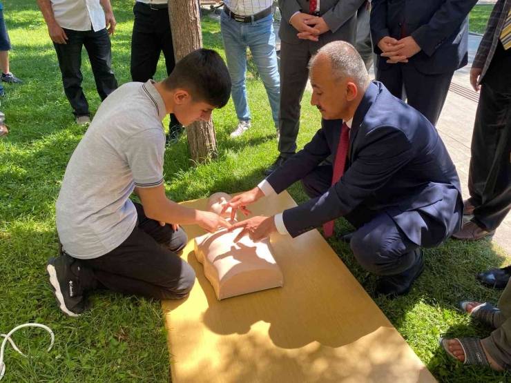 Geleceğin Meslek Öğrencileri Diyarbakır’da Fuar Düzenledi