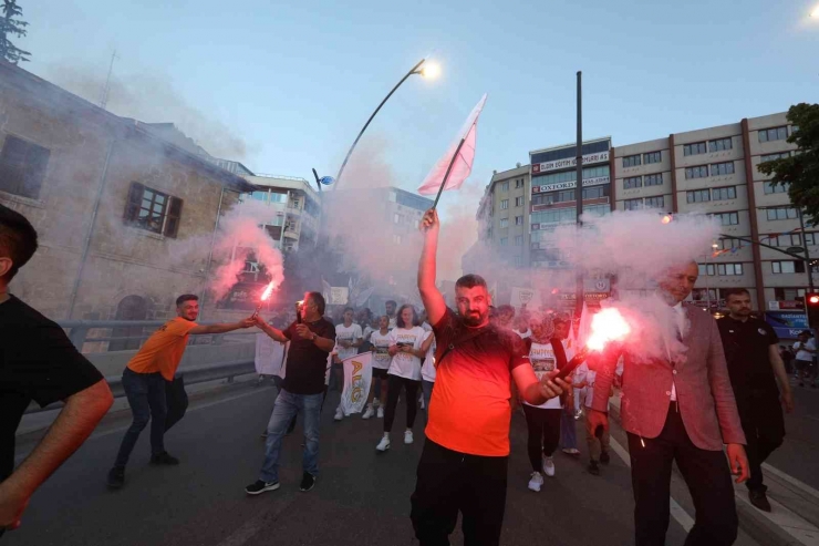 Gaziantep’in Şampiyon Takımlarına Görkemli Kutlama