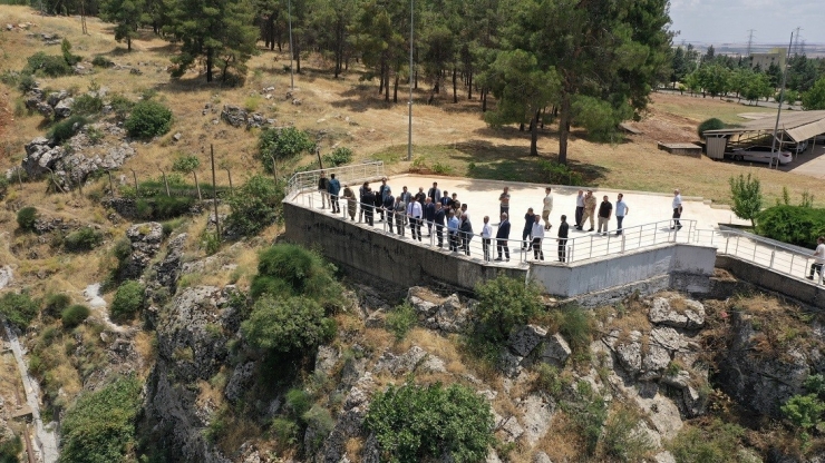 Vali Ayhan Atatürk Barajını İnceledi