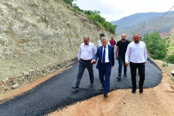 Yeşilyurt’ta Yol Düzenleme Çalışmaları