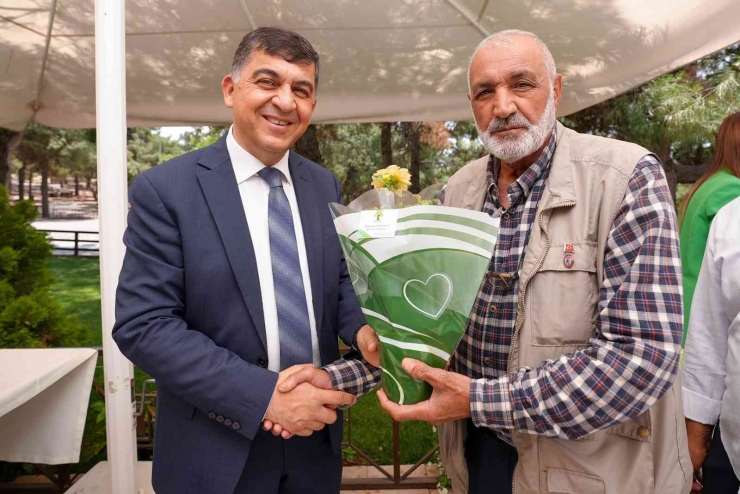 Fadıloğlu, Şehit Babaları Ve Kurum Müdürlerinin Babalar Gününü Kutladı