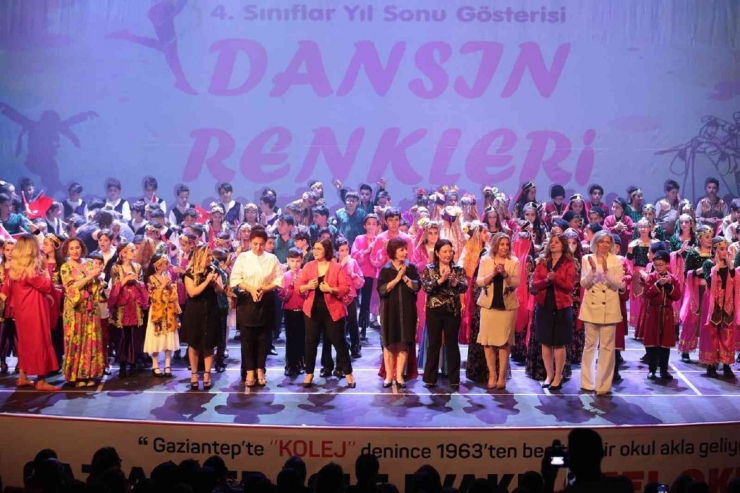 İlkokul Öğrencileri Dansın Renklerini Sahneye Taşıdı