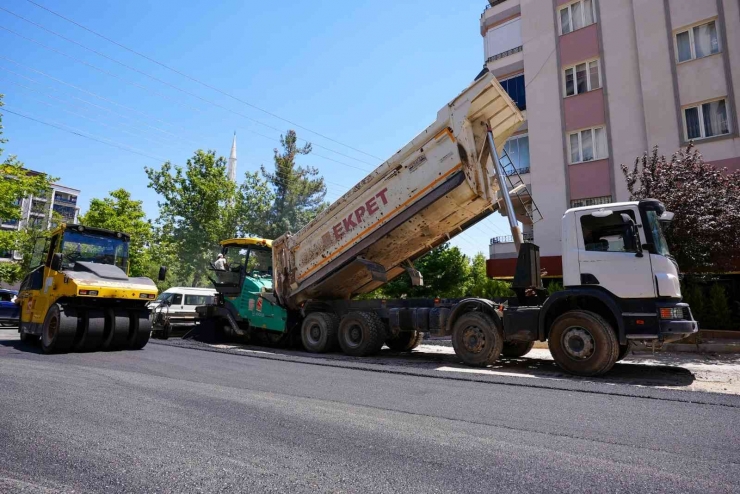 Şehitkamil’de Asfalt Çalışmaları Aralıksız Sürüyor