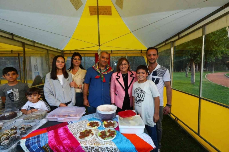 Fatma Şahin, Hemşehri Dernekleri Festivali’nin Açılışını Yaptı!