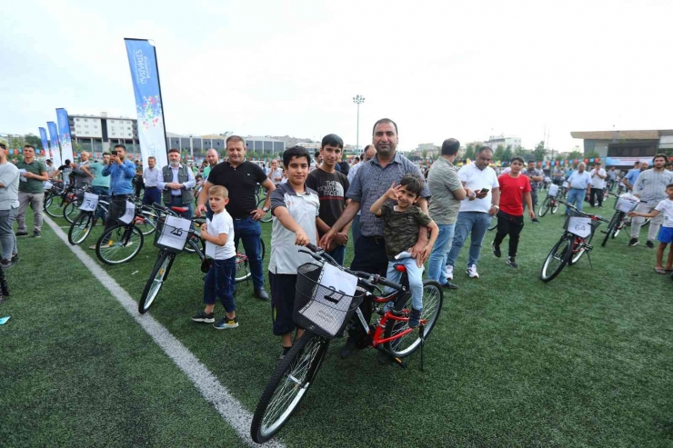 Büyükşehir’den Bakkal Esnafına 3 Bin Bisiklet