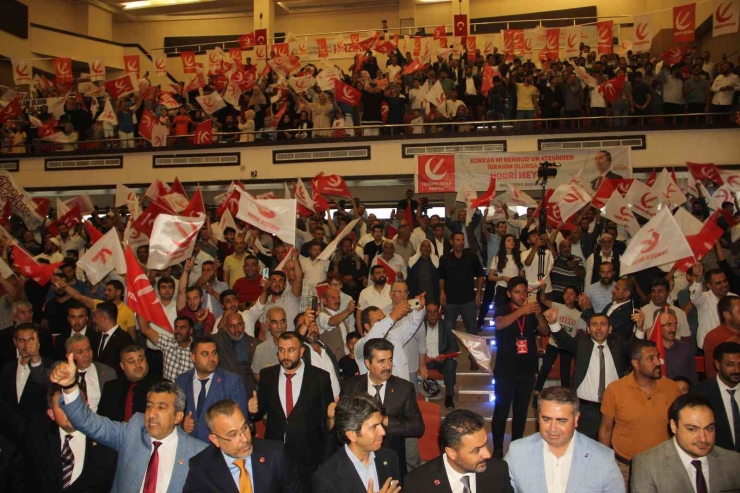 Yeniden Refah Partisi Genel Başkanı Fatih Erbakan Partisinin Şanlıurfa Kongresine Katıldı