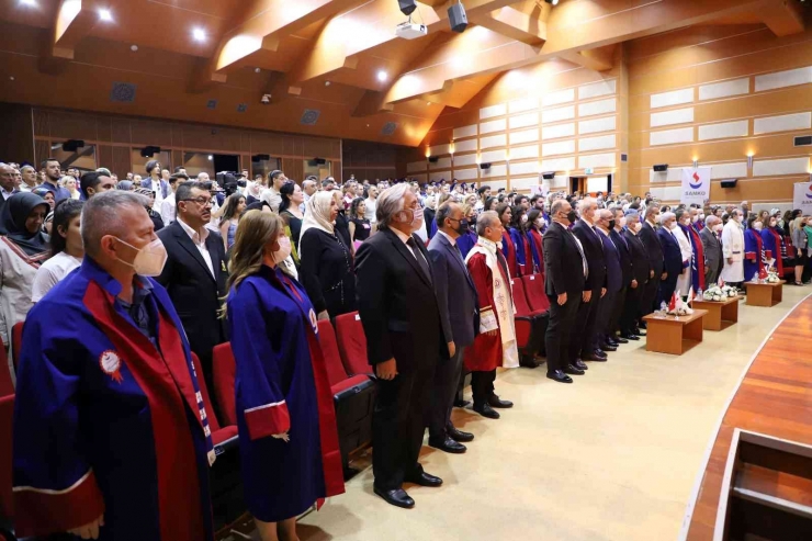 Sanko Üniversitesi’nde Mezuniyet Heyecanı