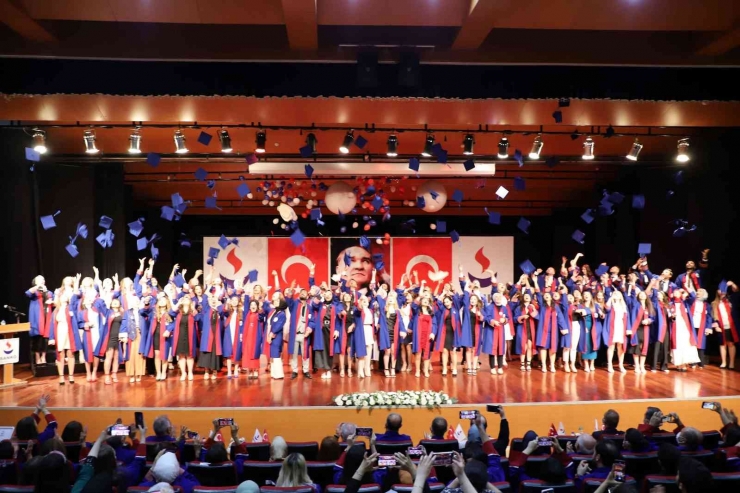 Sanko Üniversitesi’nde Mezuniyet Heyecanı